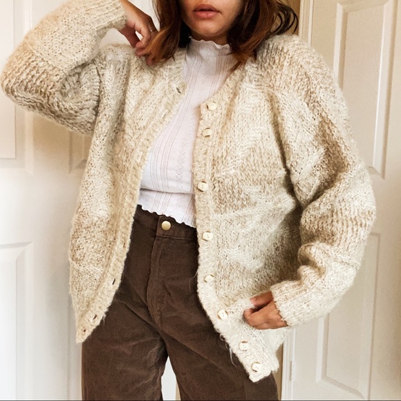 Vintage Sweaters - Vintage Knit Creamy Cardigan